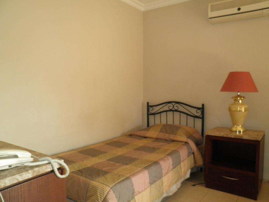Granada Suites Hotel Amman Zimmer foto