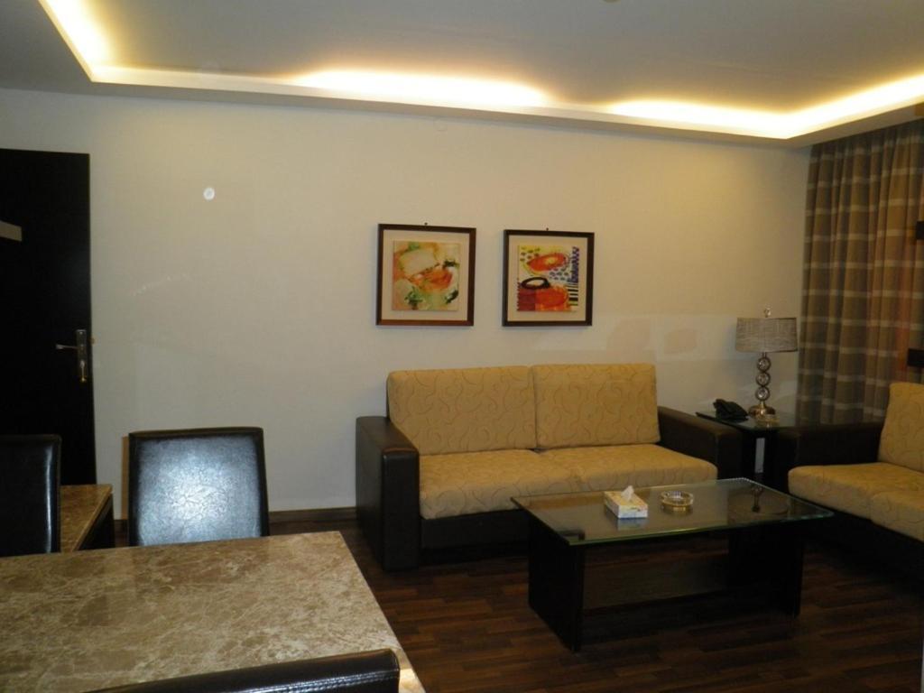 Granada Suites Hotel Amman Zimmer foto