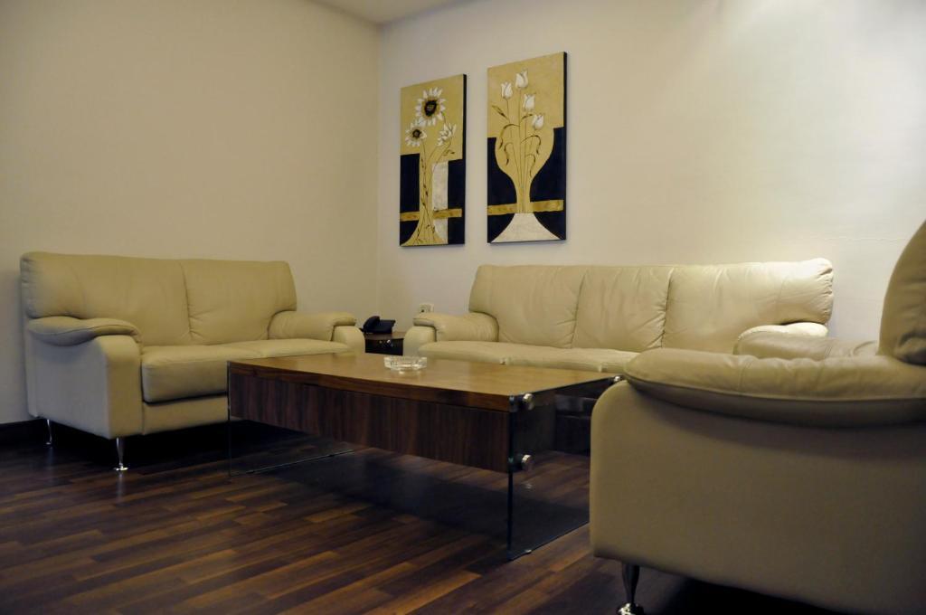 Granada Suites Hotel Amman Zimmer foto